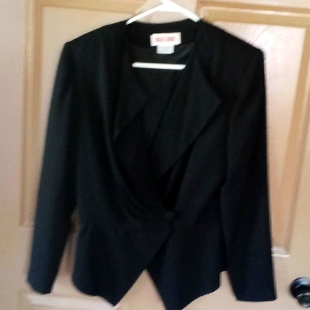 𝅺LADIES Blazer by MAGGIE LONDON